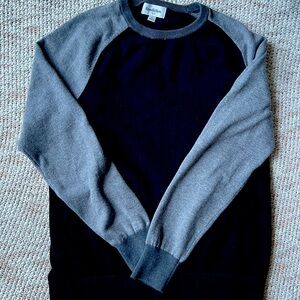 Simple goodfellow sweater